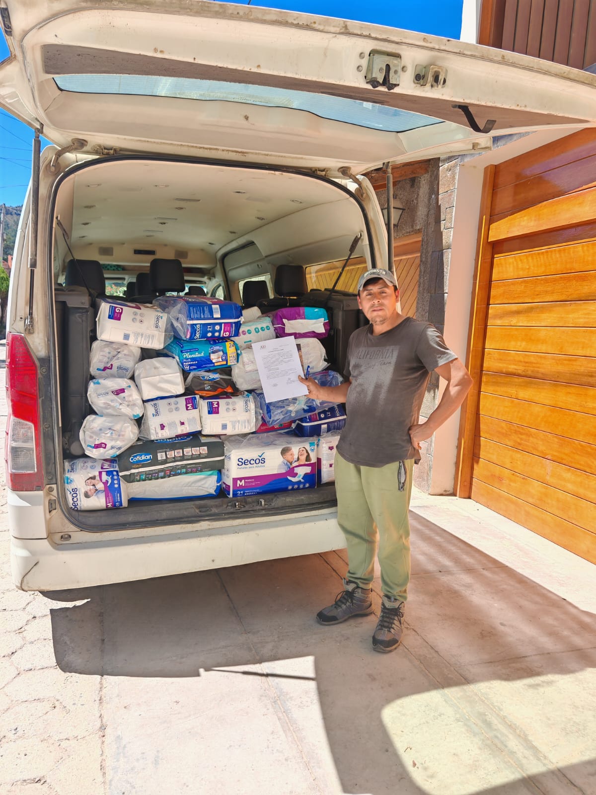 Sustituir por fotografía de donaciones materiales