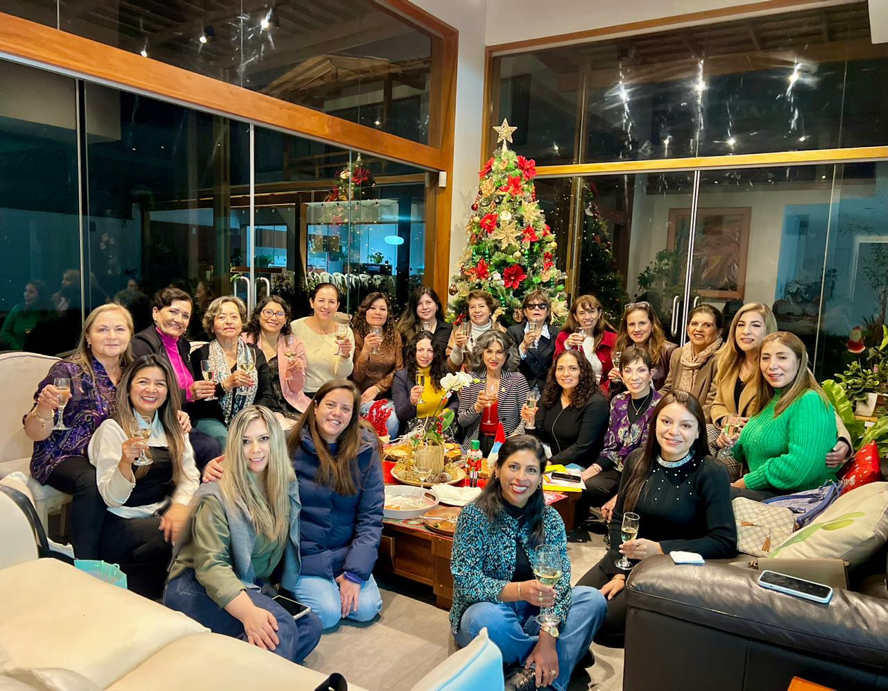 Fotografía de la labor de la Asociación Damas Doroteas